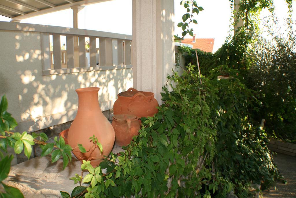 Apartments And Rooms Lea Bol Ngoại thất bức ảnh