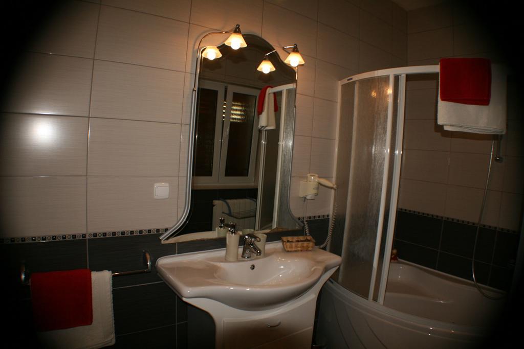 Apartments And Rooms Lea Bol Ngoại thất bức ảnh