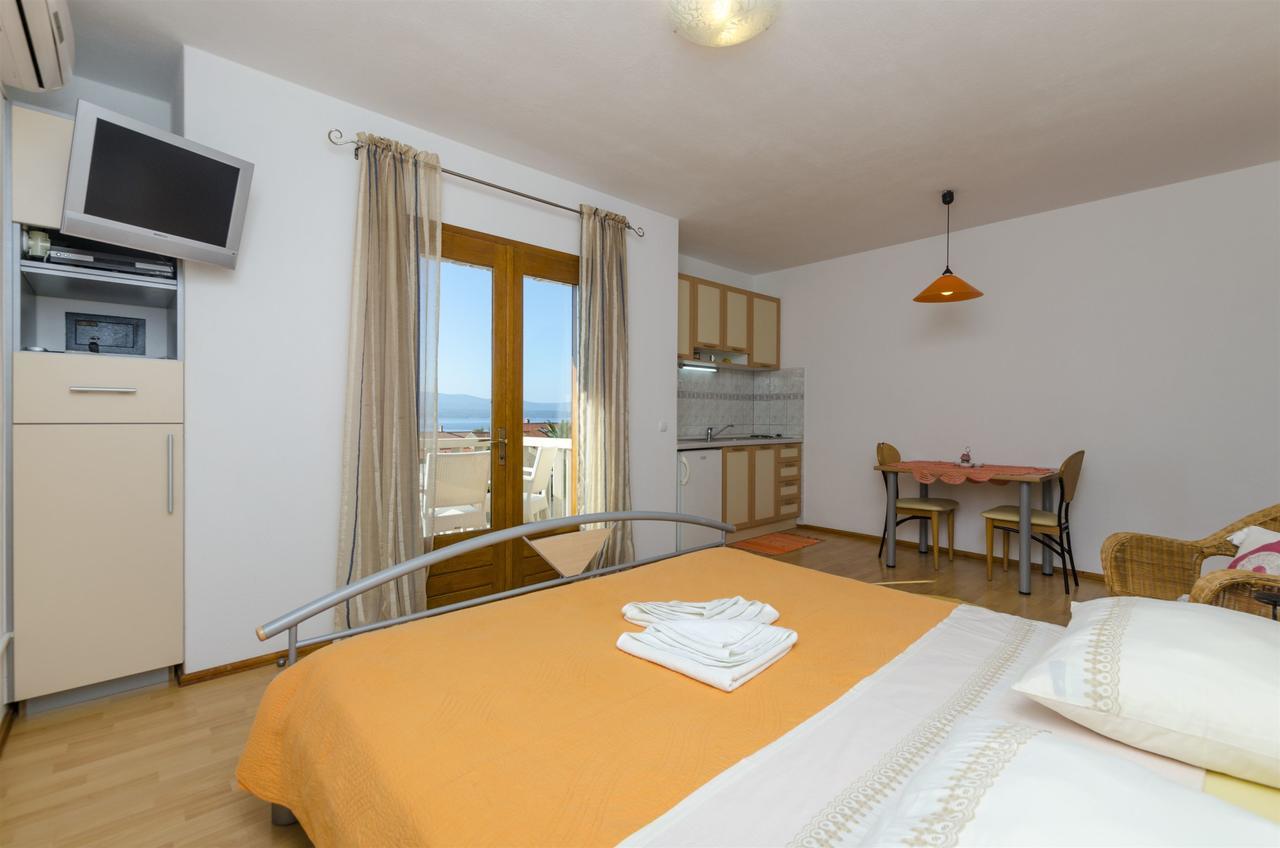 Apartments And Rooms Lea Bol Ngoại thất bức ảnh