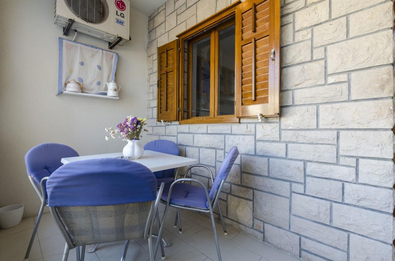 Apartments And Rooms Lea Bol Ngoại thất bức ảnh