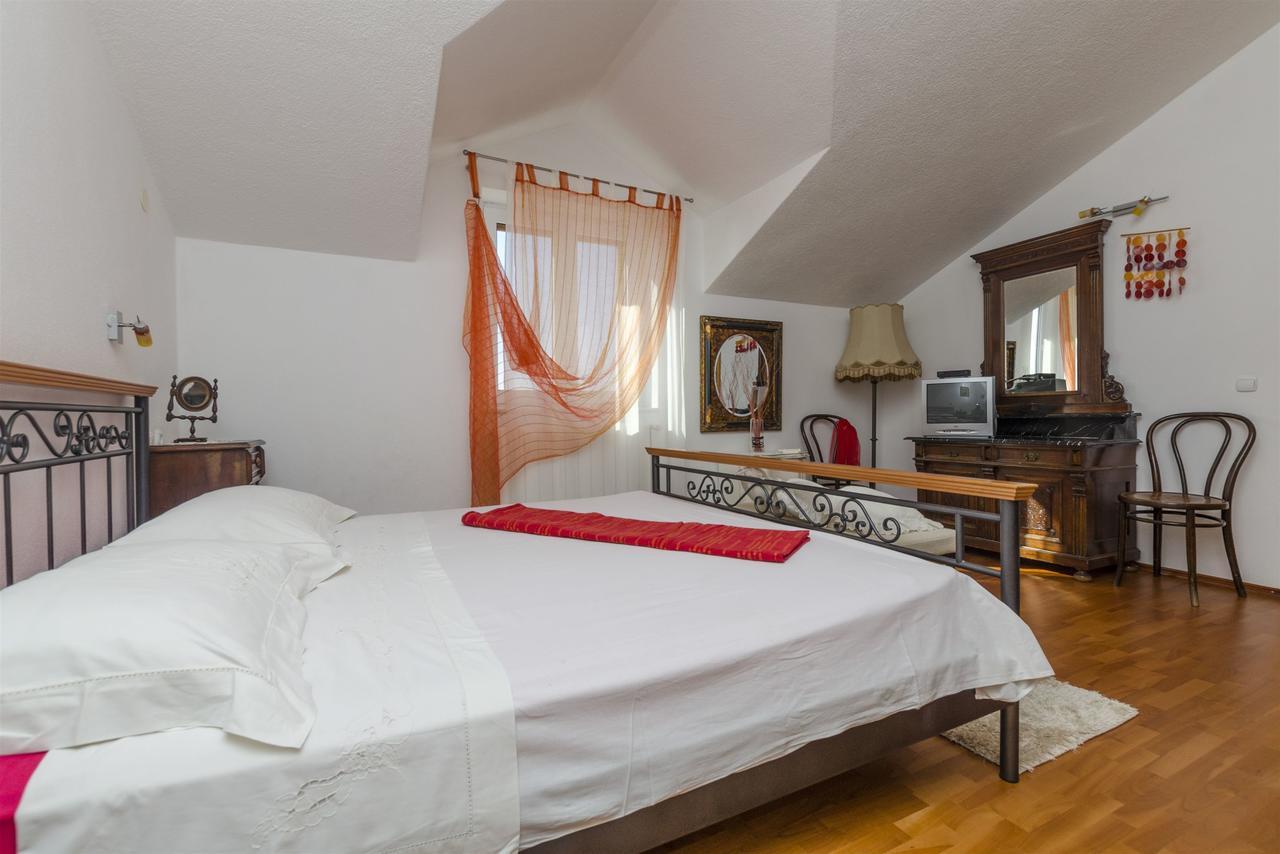 Apartments And Rooms Lea Bol Ngoại thất bức ảnh