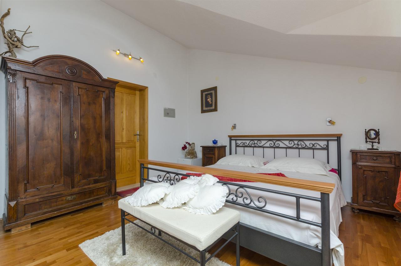 Apartments And Rooms Lea Bol Ngoại thất bức ảnh