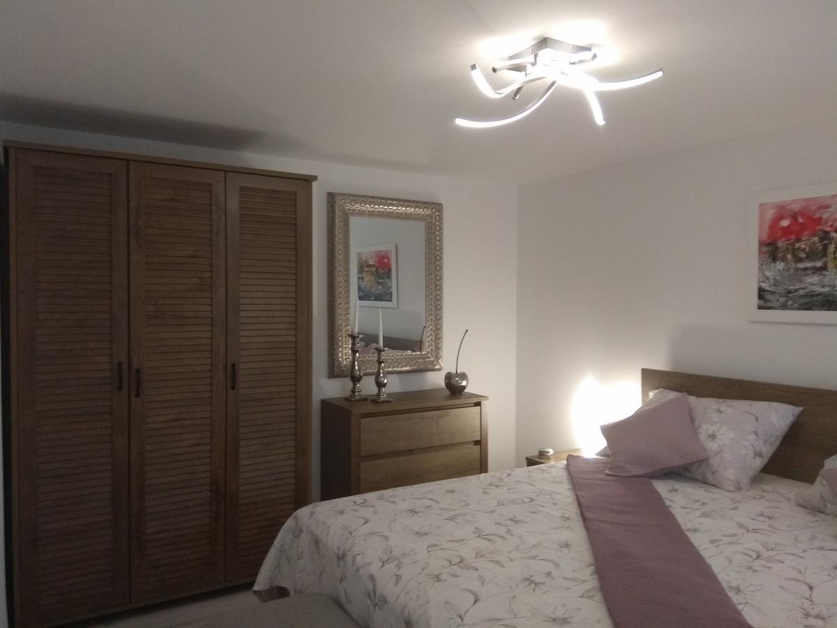 Apartments And Rooms Lea Bol Ngoại thất bức ảnh