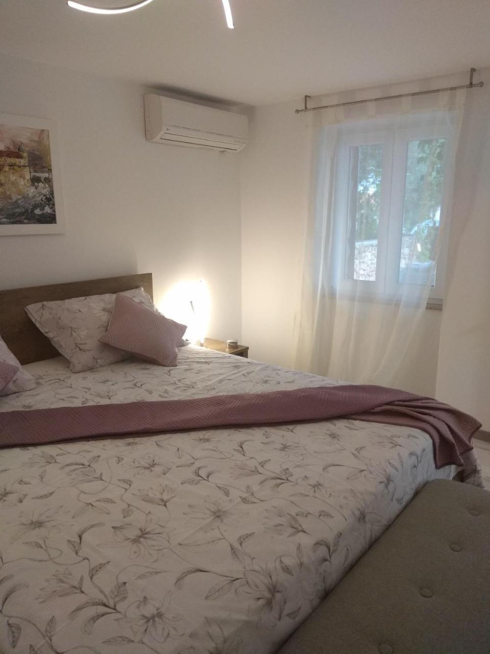 Apartments And Rooms Lea Bol Ngoại thất bức ảnh